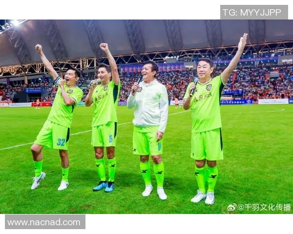 足球明星唱防艾歌