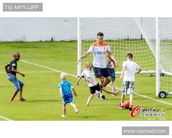 圈内踢足球明星揭秘谁是当今足坛最受欢迎的球员